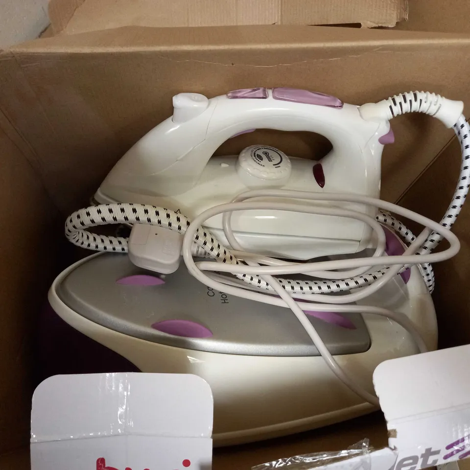 MORPHY RICHARDS JET STEAM GENERATOR IRON 333020 PINK/WHITE