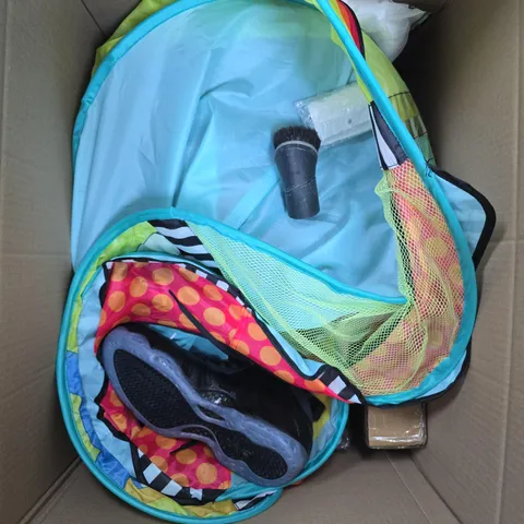 APPROXIMATELY 10 ASSORTED HOUSEHOLD PRODUCTS TO INCLUDE POP UP PLAY TENT, CLOTHING, HOME DECOR ETC