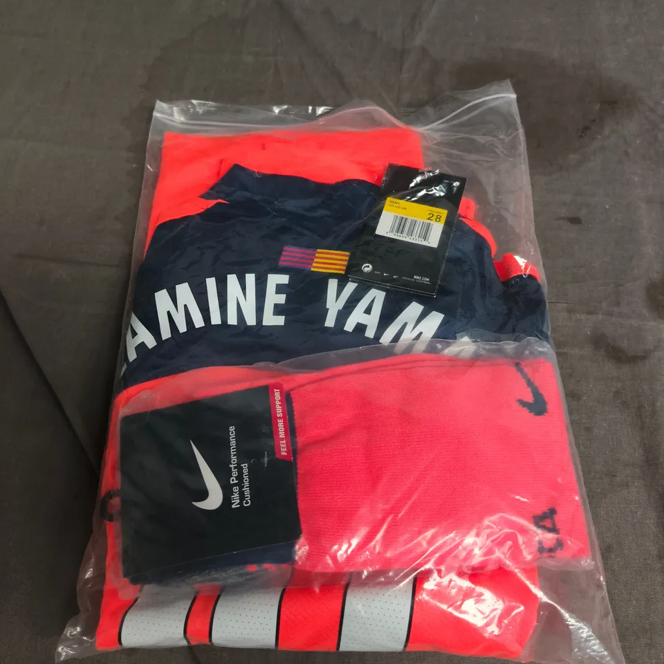 FC  BARCALONA FULL KIT SIZE 28 