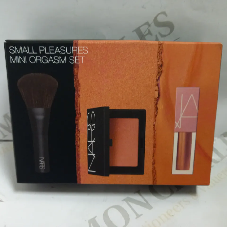 NARS SMALL PLEASURES MINI ORGASM SET - INCLUDING BRUSH, LIP TINT AND BLUSH PALETTE