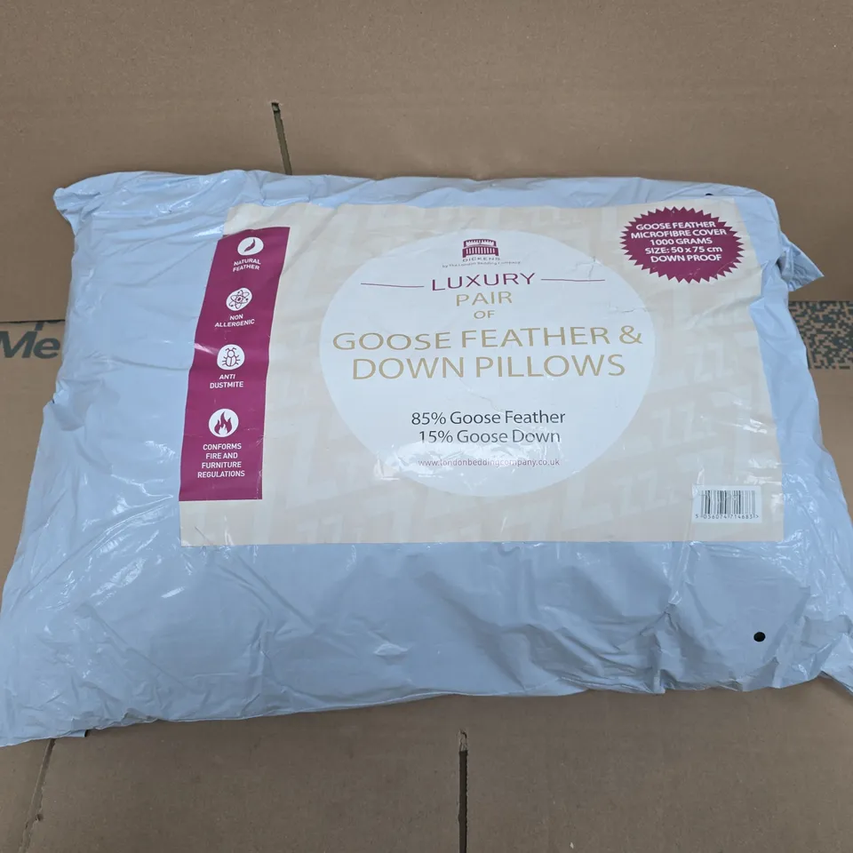 DICKENS LUXURY GOOSE FEATHER & DOWN PILLOWS – PAIR, 85% GOOSE FEATHER / 15% GOOSE DOWN