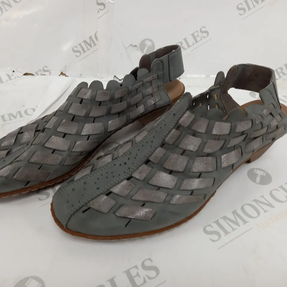 UNBOXED RIEKER LOW HEELED SHOES - 6.5