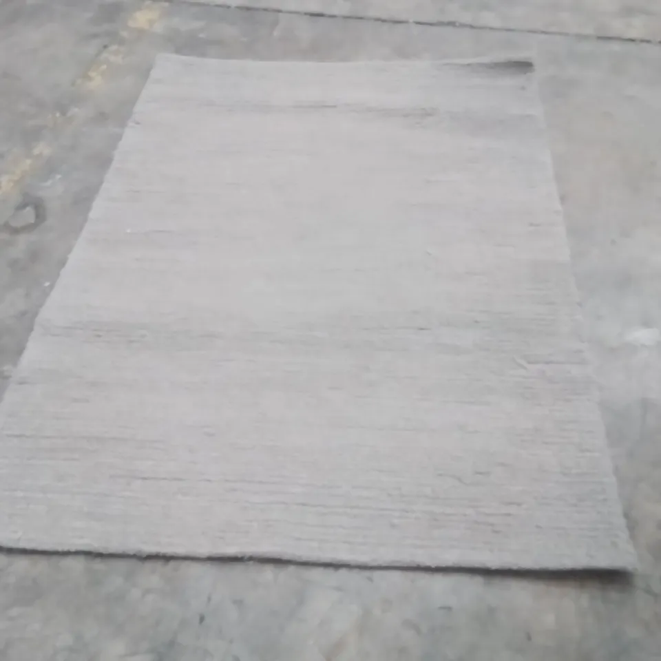 QUALITY DESIGNER AREA RUG - APPROXIMATELY 170X120CM