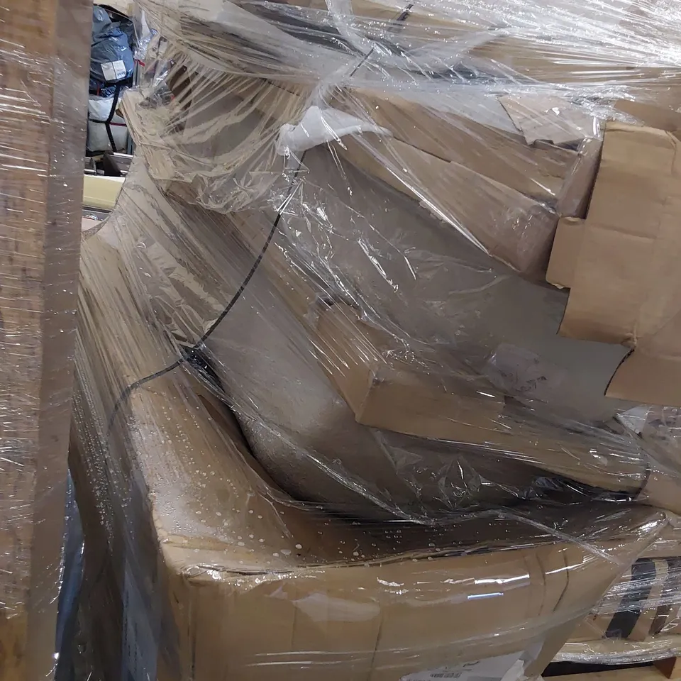 PALLET OF APPROXIMATELY 6 ASSORTED BATHS INCLUDING FREESTANDING