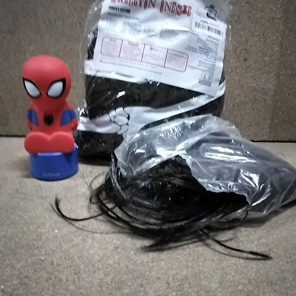 LOT OF VARIOUS ASSORTED HOUSEHOLD ITEMS TO INCLUDE: SPIDERMAN TOY, BLACK WIG, SKELETON ONESIE ETC