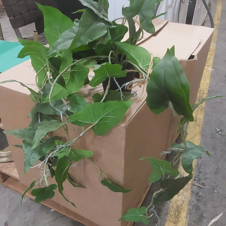 ARTIFICIAL POTTED PLANT