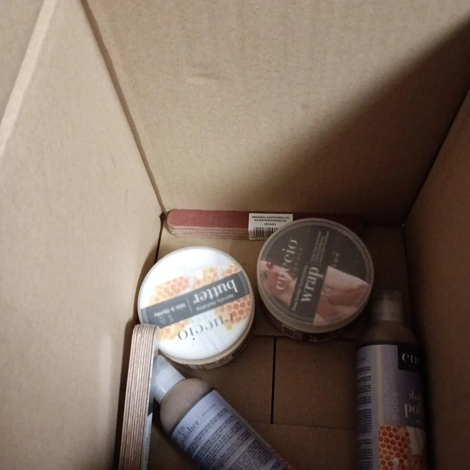 BOX OF APPROXIMATELY 7 ASSORTED COSMETIC ITEMS INCLUDING CUCCIO DEEP DERMAL TRANSFORMING WRAP AND CUCCIO SCENTAL SPA MIST 