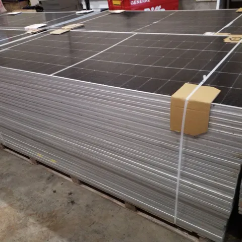 PALLET CONTAINING 30 SOLAR PANELS