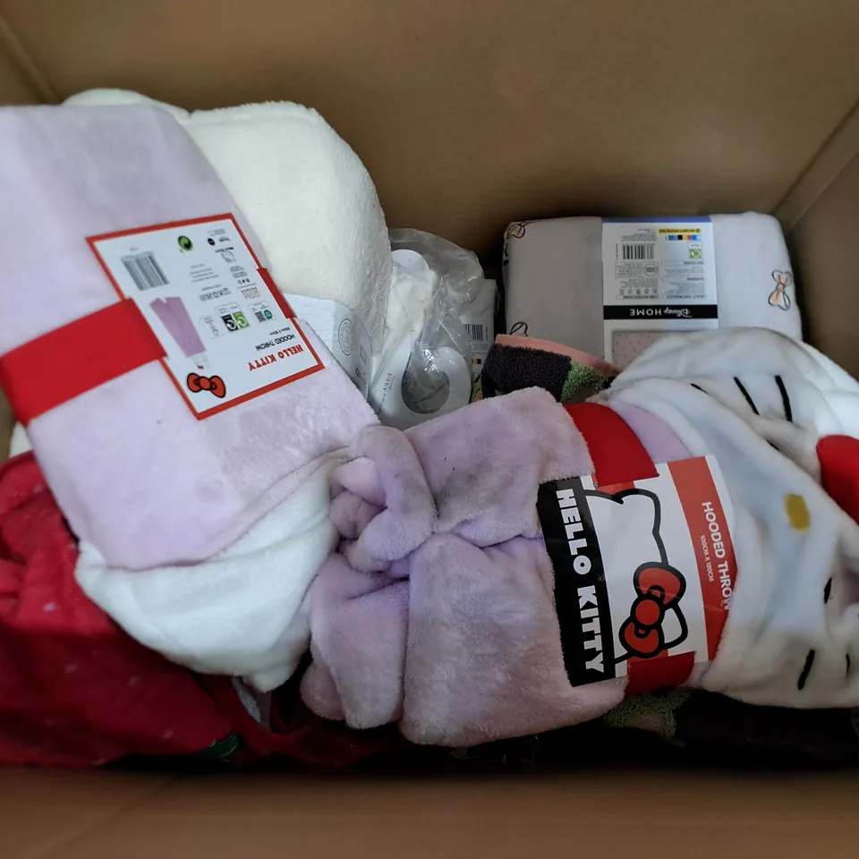 LOT OF APPROXIMATELY 15 ASSORTED BEDDING AND SOFT FURNISHING ITEMS TO INCLUDE FILLED CUSHION, THROWS AND DUVETS
