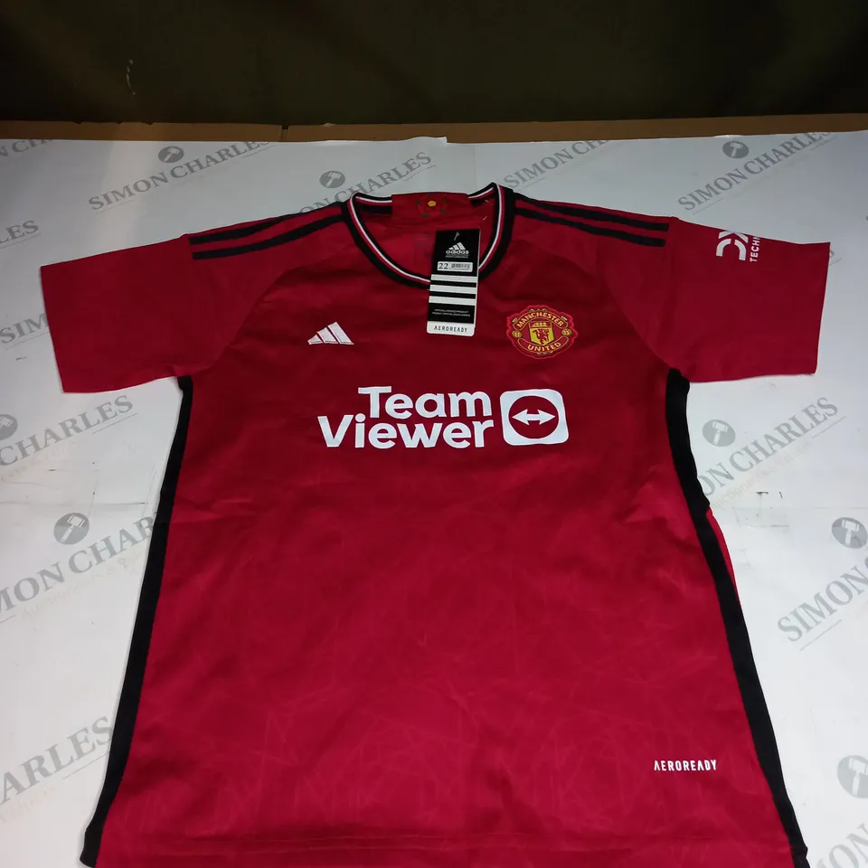 MANCHESTER UNITED FC HOME SHIRT AND SHORTS SIZE 22
