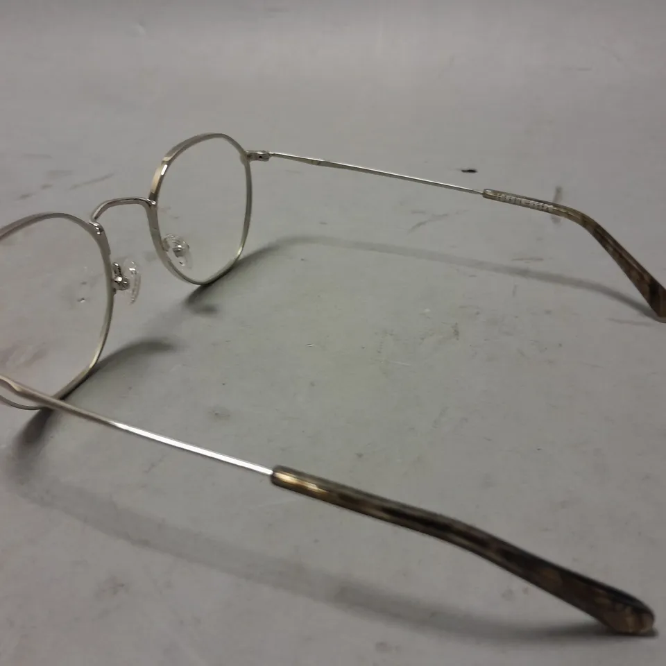 LONDON RETRO SILVER FRAMED GLASSES IN CASE