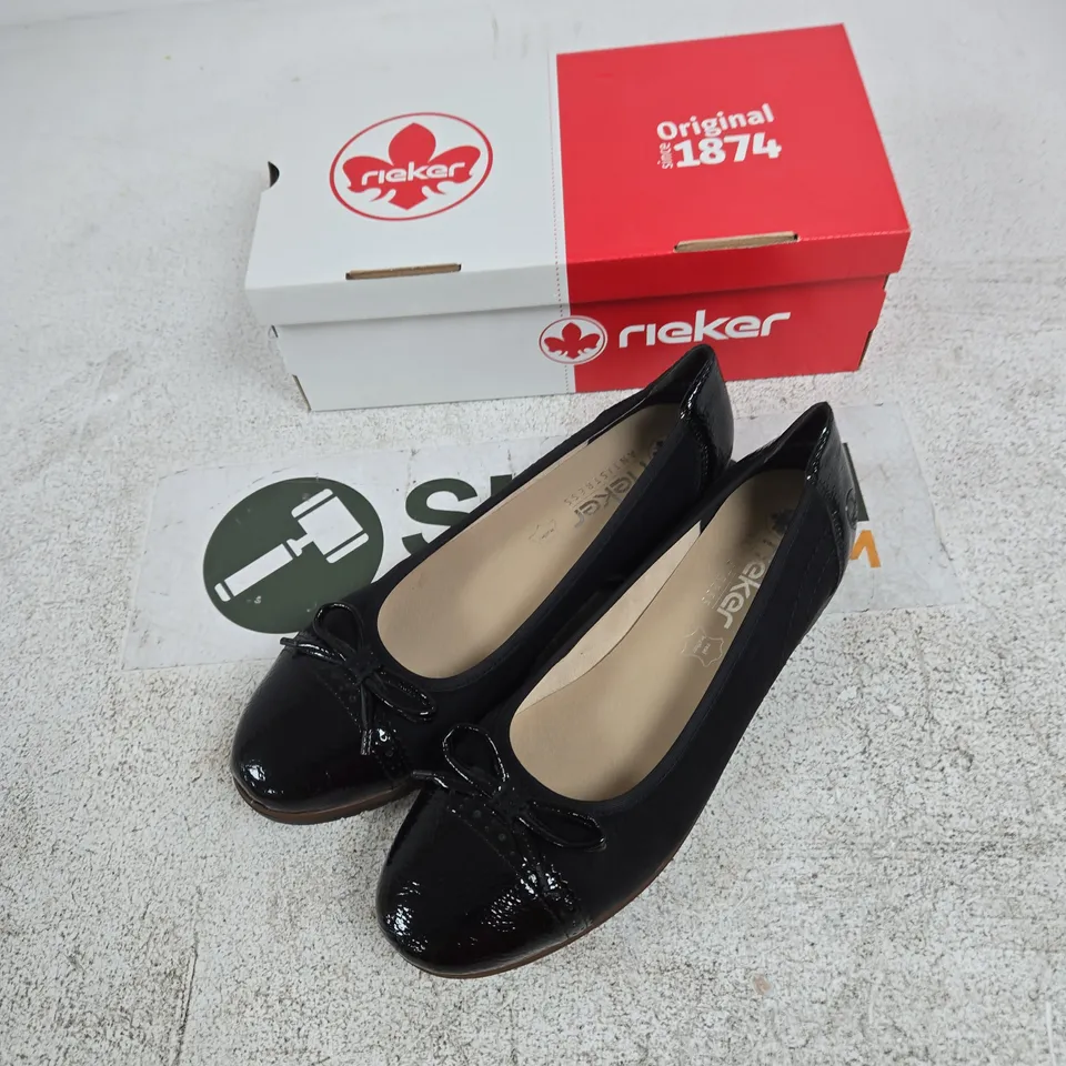 RIEKER WOMEN'S BLACK PATENT LEATHER BALLET FLATS – UK 7.5 (EU 41)