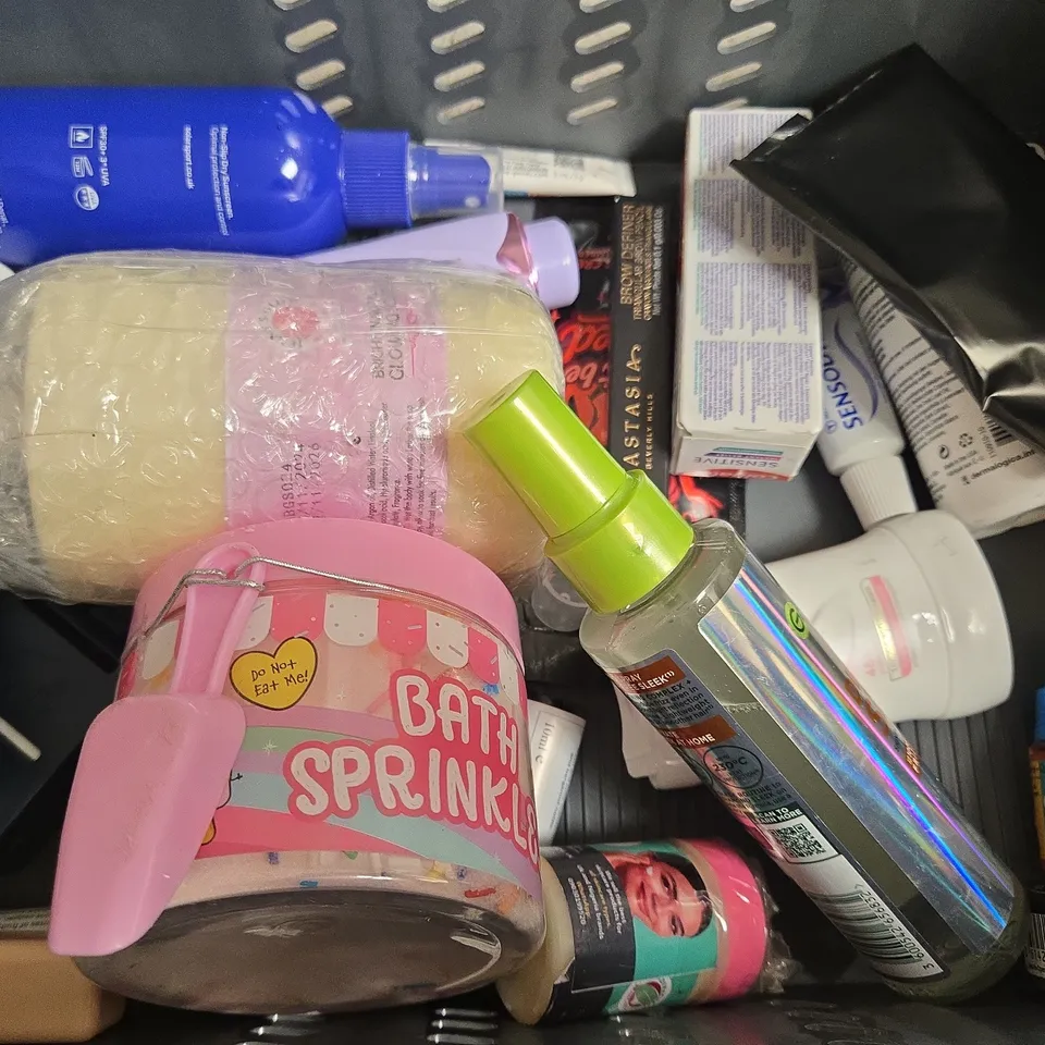 APPROX 12 ASSORTED BEAUTY PRODUCTS TO INCLUDE FENTY HAIR TREATMENT, GARNIER SMOOTHING SPRAY, NIVEA BODY LOTION, ETC