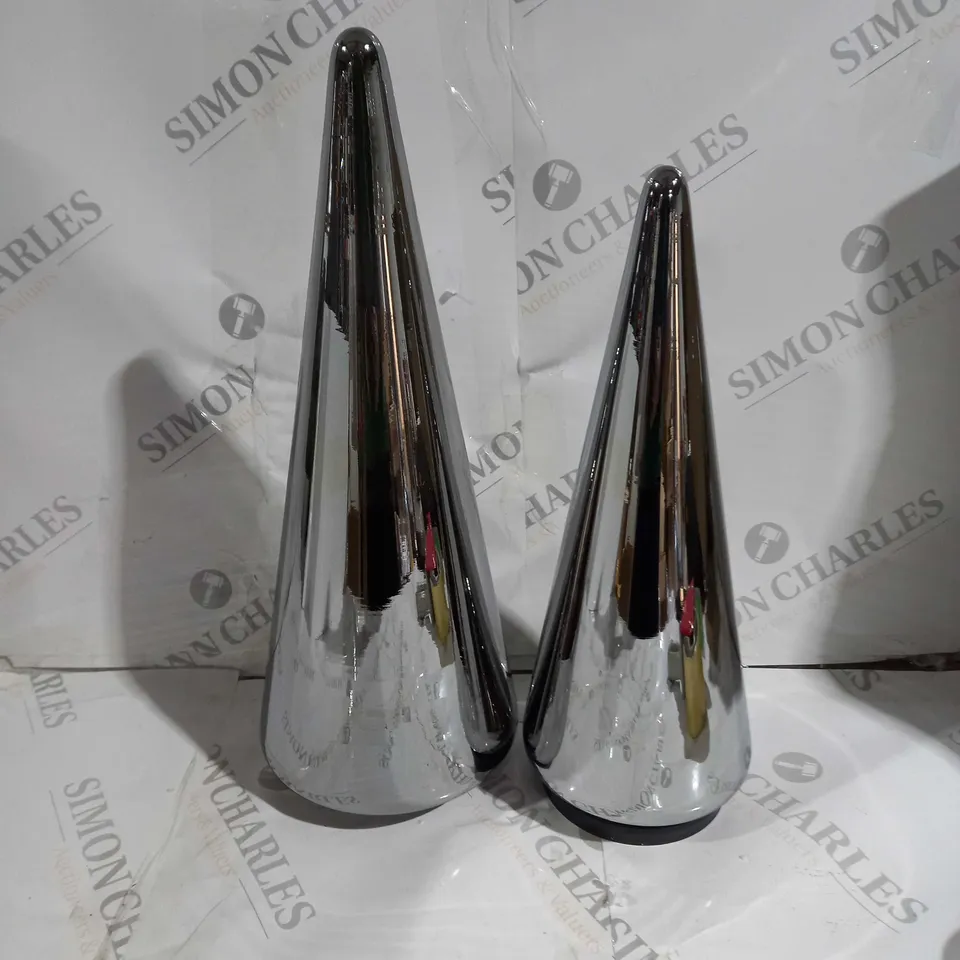 BOXED KELLY HOPPEN SET OF 2 INDOOR/OUTDOOR PRELIT GLASS DECOR - REFLECTIVE CONES