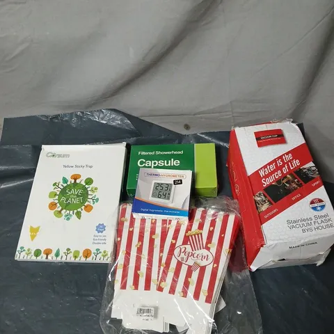 APPROXIMATELY 20 ASSORTED ITEMS TO INCLUDE VACUUM CUP, FILTERED SHOWERHEAD CAPSULE, POPCORN BOXES, YELLOW STICKY TRAP ETC