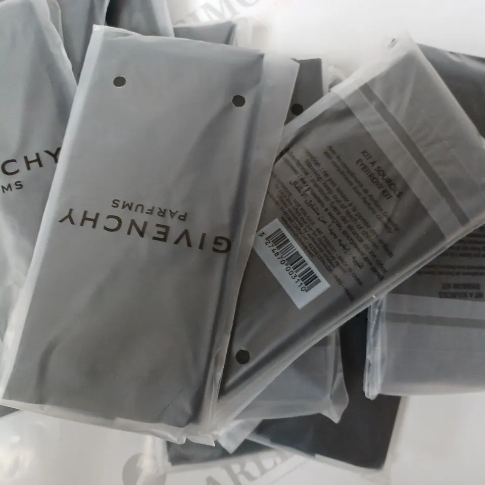 APPROXIMATELY 15 GIVENCHY EYEBROW KIT 
