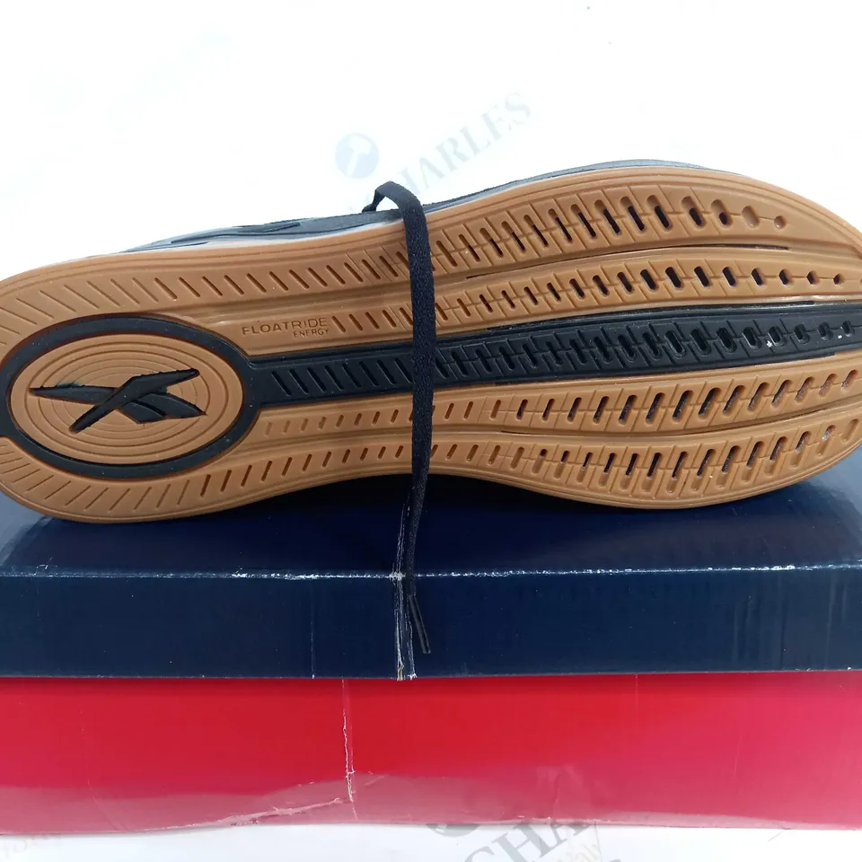 BOXED REEBOK UNISEX TRAINING TRAINER IN NAVY - UK 9.5