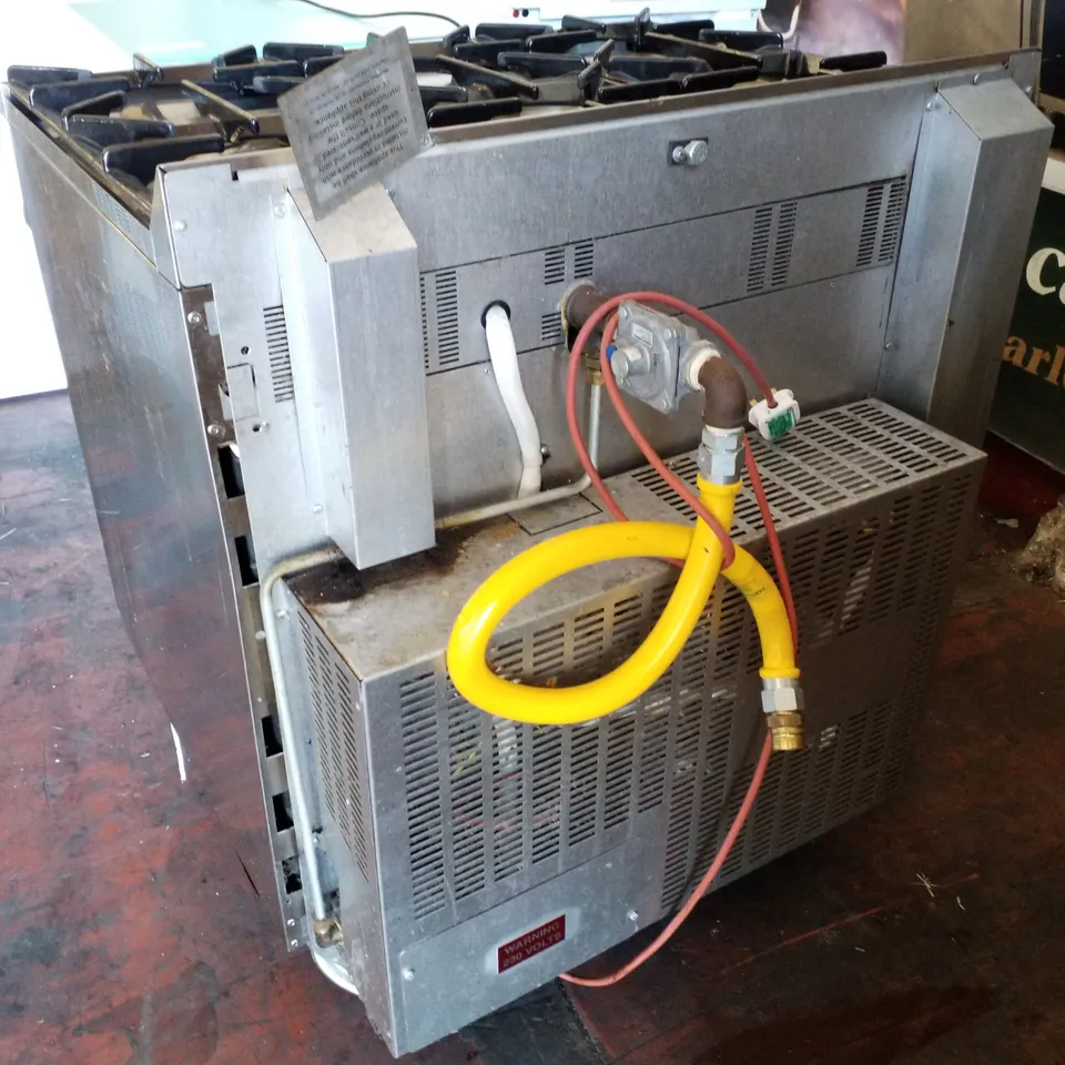 MOORLAND VULCAN 6 BURNER GAS COOKER