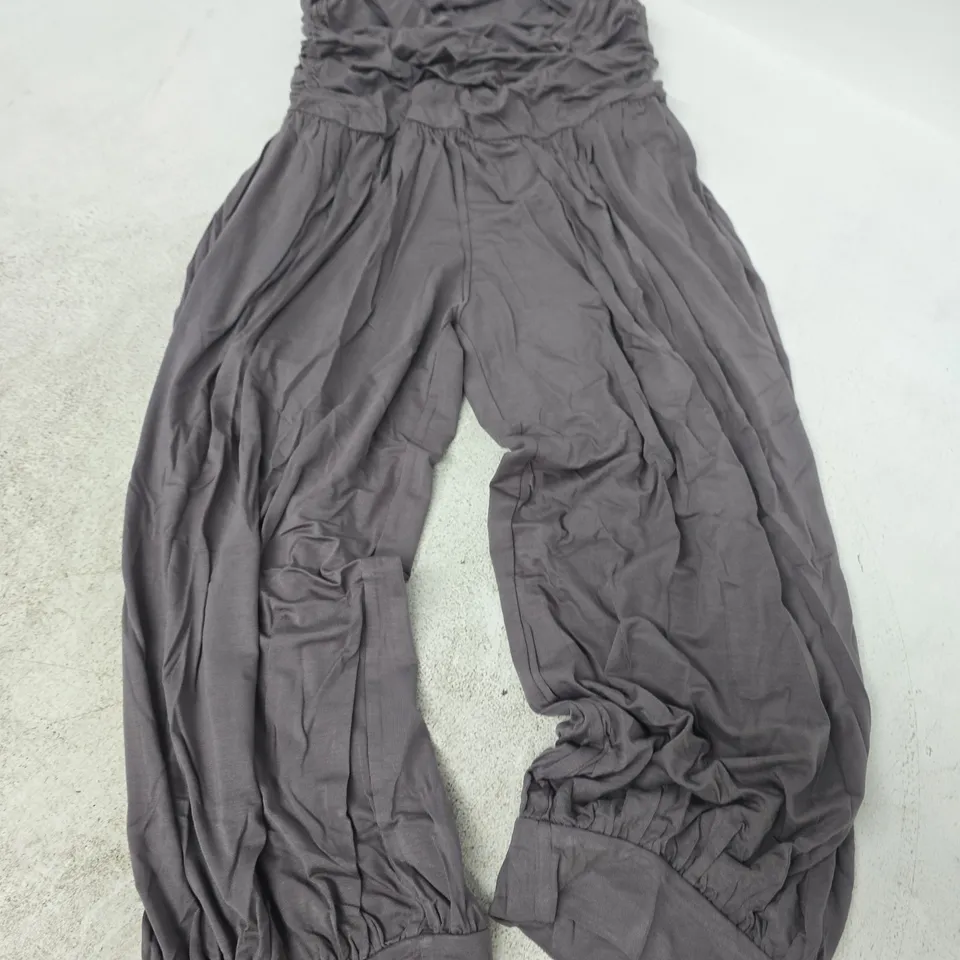 NIIHAI CHARLI CAPRIS IN SMOKE – WOMEN'S TROUSERS (GREY)