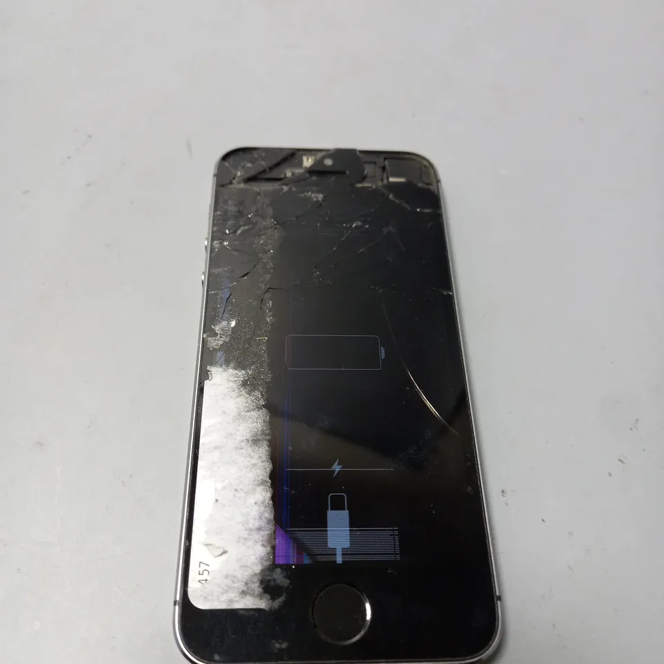 BOXED APPLE IPHONE SE SMARTPHONE 