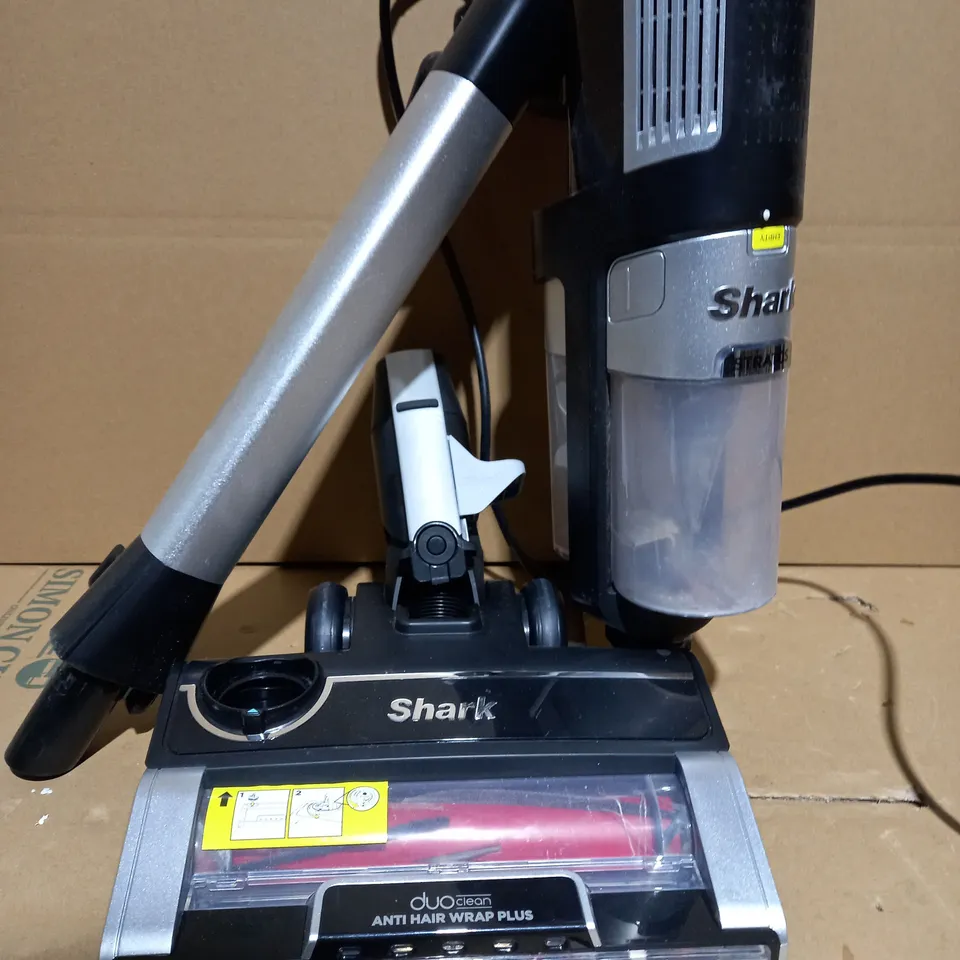 SHARK STRATOS ANTI HAIR WRAP PET PRO VACUUM CLEANER
