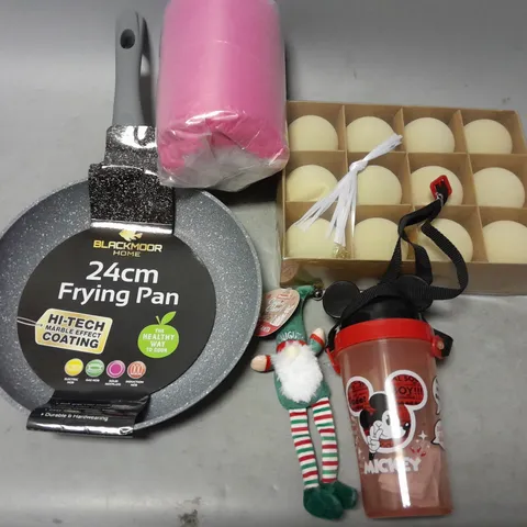 BOX OF APPROXIMATELY 12 ASSORTED ITEMS TO INCLUDE -  FRYING PAN , MICKEY MOUSE BOTTLE , ROSEWOOD GONK SANTA ETC