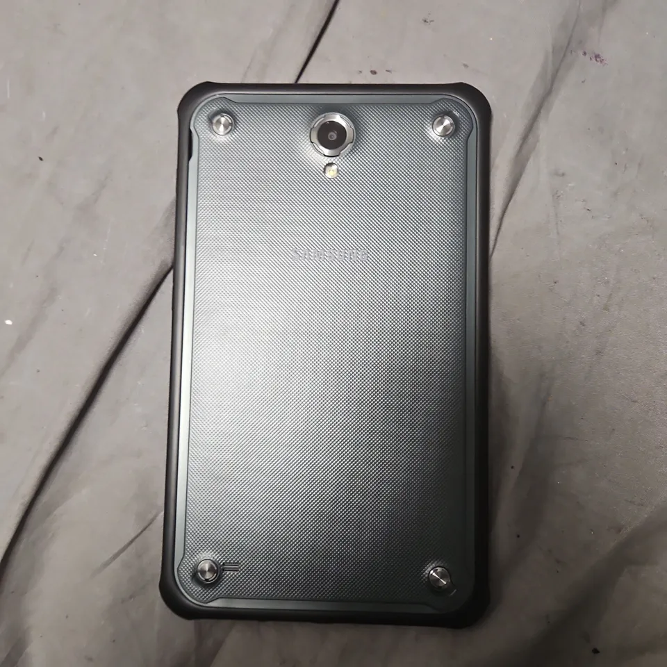 SAMSUNG TABLET PC SM-T365 16GB WITH PROTECTIVE BUMPER CASE