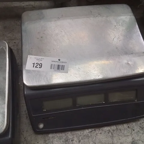 AVERY BERKEL FX50 RETAIL SHOP WEIGHING SCALE. 