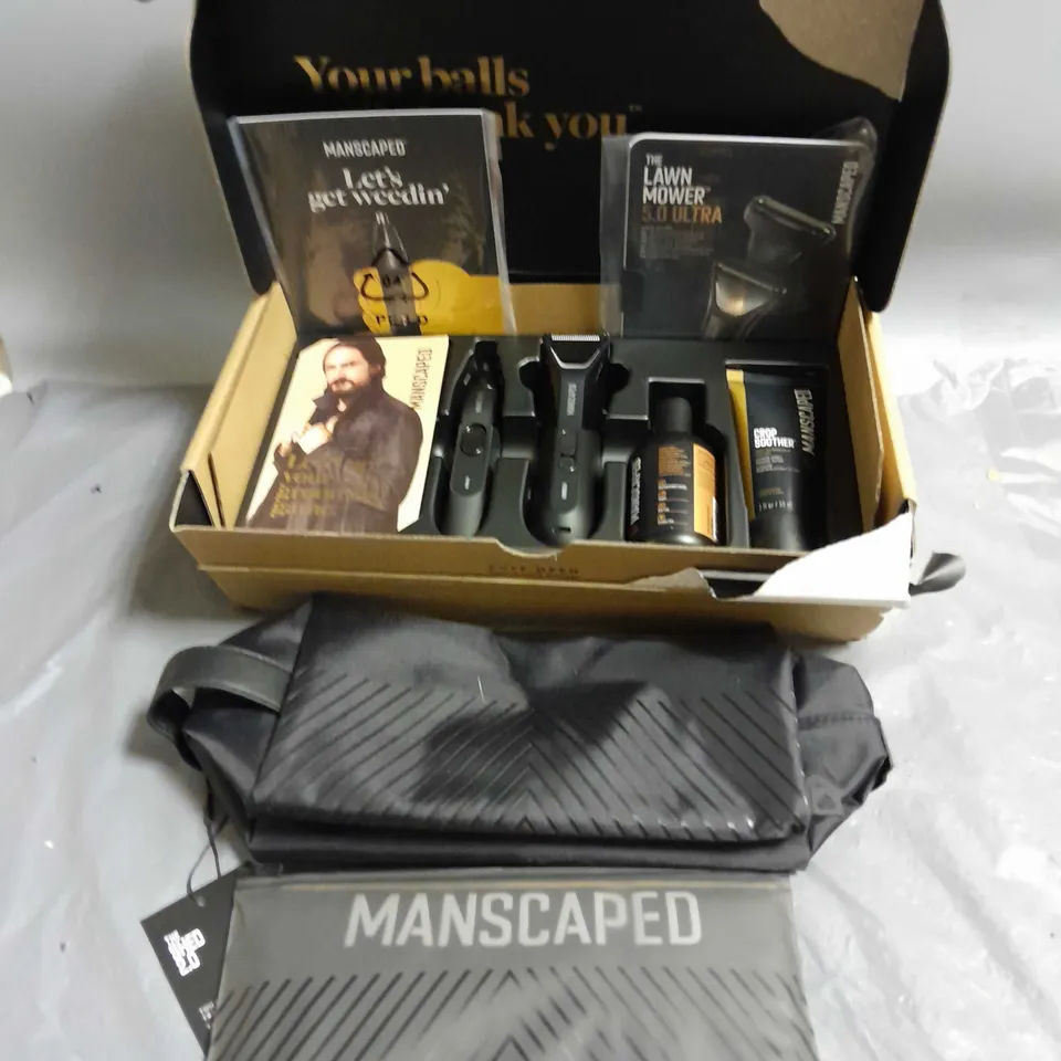 BOXED MANSCAPED SHAVING COLLECTION