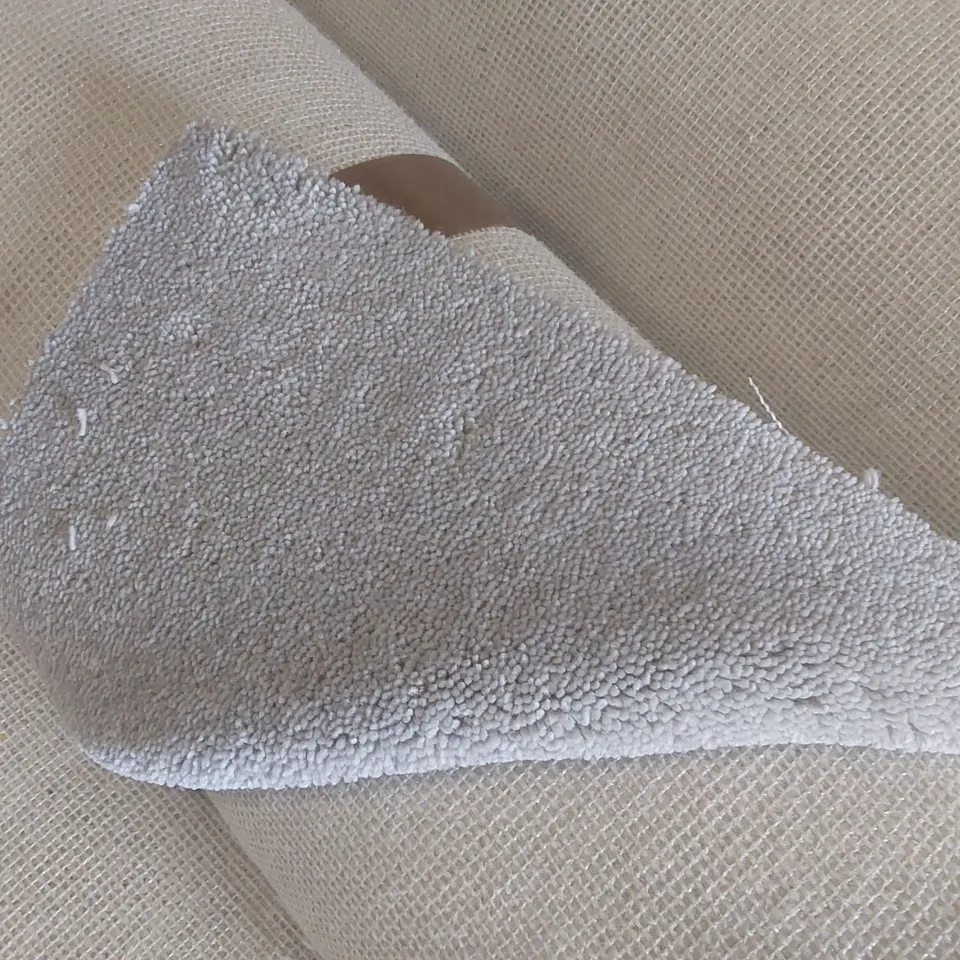ROLL OF QUALITY DIMENSION PLAINS CARPET - APPROXIMATELY 5 x 2.52m