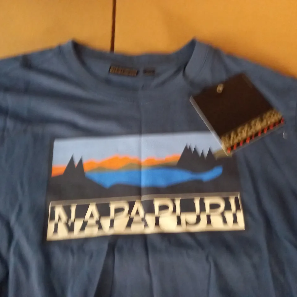 NAPAPIJIRI MOUNTAIN TEE IN BLUE - M