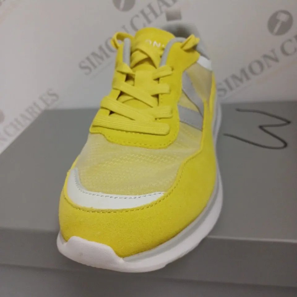BOXED VIONIC DELMAR AYSE TRAINERS, YELLOW - SIZE 4