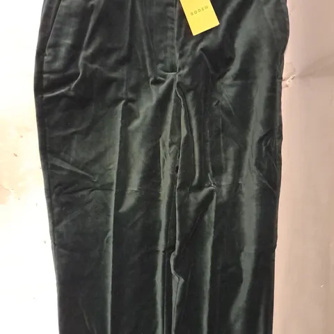 BODEN VELVET TROUSERS IN DARK GREEN SIZE 14P