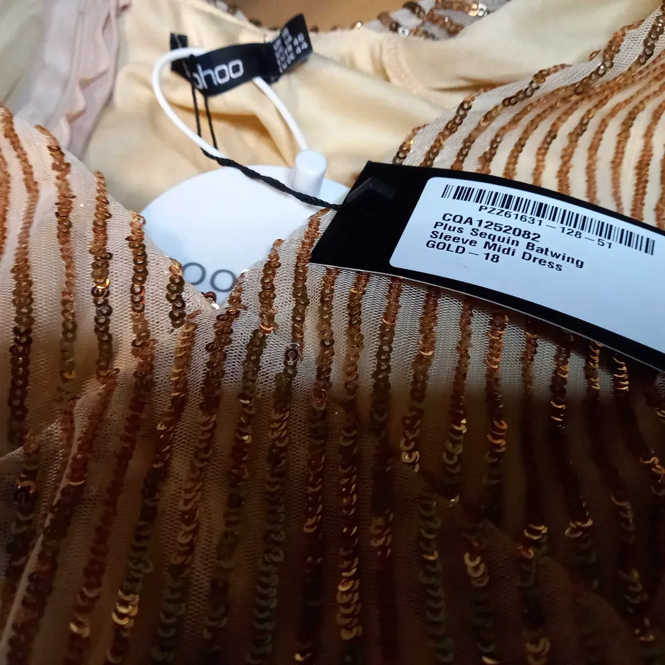 BOOHOO GOLD SEQUIN BATWING SLEEVE MIDI DRESS - SIZE 18