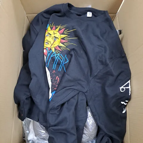 BOX OF APPROX. 50 ASSORTED CLOTHING VARYING IN SIZE/COLOUR/STYLE TO INCLUDE: TOPS, TROUSERS, JUMPERS