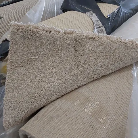 ROLL OF QUALITY STAINAWAY BLISSFUL CARPET // SIZE: APPROXIMATELY 5 X 2.8m