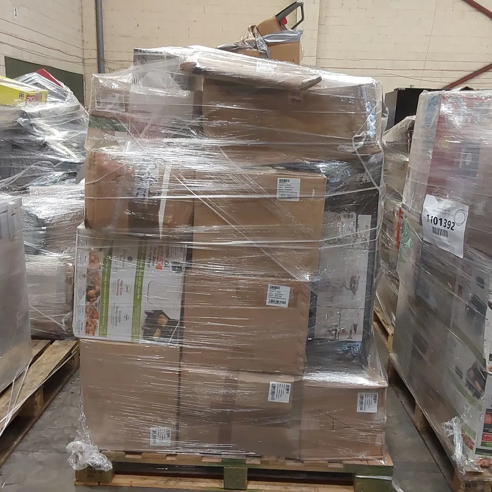 PALLET OF APPROXIMATELY 22 UNPROCESSED RAW RETURN HOUSEHOLD AND ELECTRICAL GOODS TO INCLUDE;