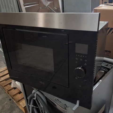 AEG MBE2658SEM BUILT-IN SOLO MICROWAVE - BLACK & STAINLESS STEEL