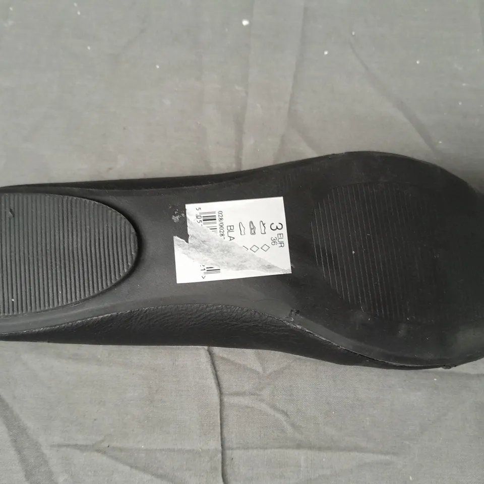 BOX OF APPROXIMATELY 5 PAIRS OF PROFILE SLIP-ON SHOES IN BLACK - VARIOUS SIZES