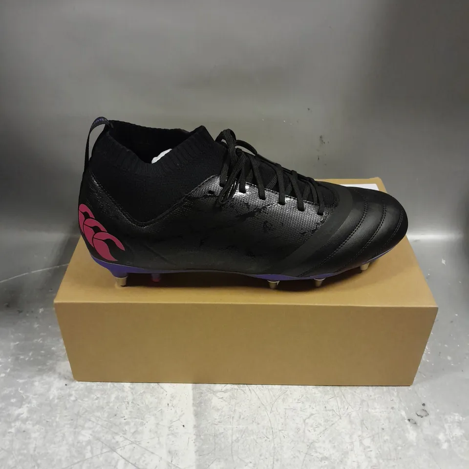 BOXED PAIR OF CANTERBURY STAMPEDE PRO SG AU RUGBY BOOTS IN BLACK/PURPLE SIZE UK 12