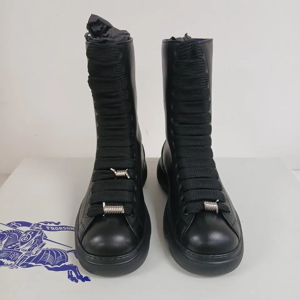 BURBERRY LEATHER BOOTS ON RUBBER SOLE – BLACK, UK 6 (EU 40)