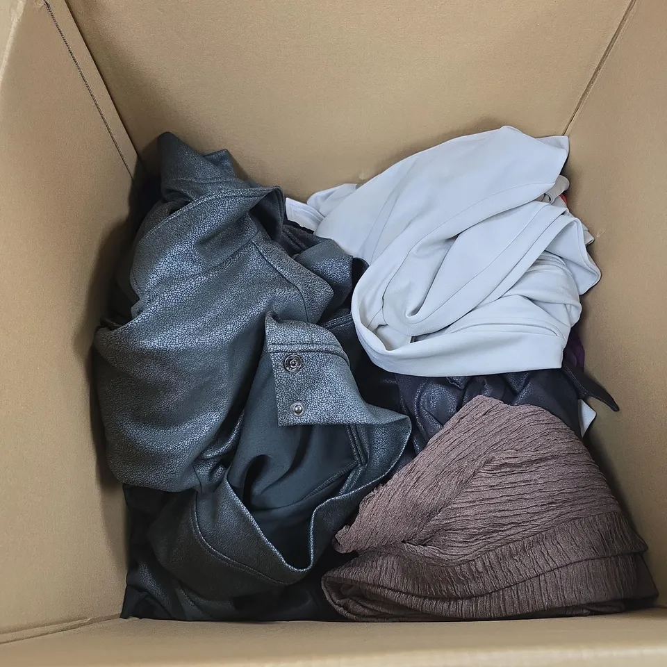 BOX OF APPROXIMATELY 25 ASSORTED CLOTHING ITEMS TO INCLUDE FRANK USHER, MALISSA J ETC