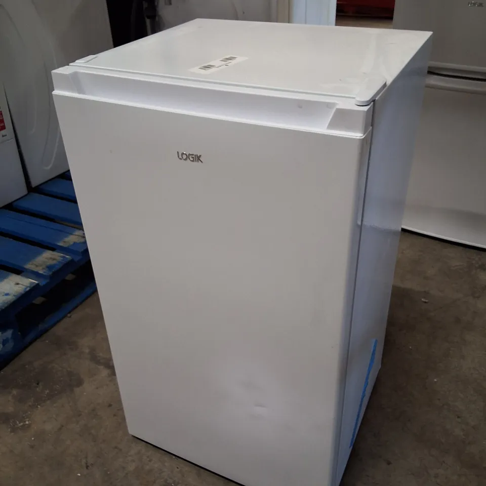 LOGIK LUR48W23 UNDERCOUNTER FRIDGE - WHITE