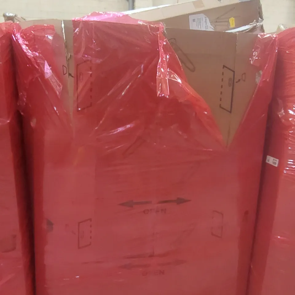 PALLET CONTAINING A LARGE QUANTITY OF ASSORTED ITEMS INCLUDING: MATTRESS, ARTIFICIAL CHRISTMAS TREE, A-FRAME EASEL ECT