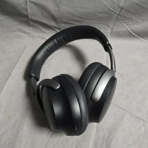 BOSE WIRELESS HEADPHONES IN BLACK - MODEL UNSPECIFIED 