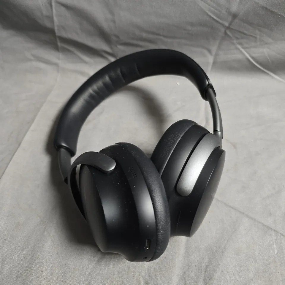 BOSE WIRELESS HEADPHONES IN BLACK - MODEL UNSPECIFIED 