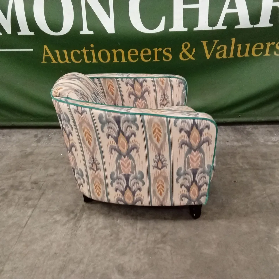 QUALITY DESIGNER DEEP SEAT WASHED FABRIC ACCENT CHAIR