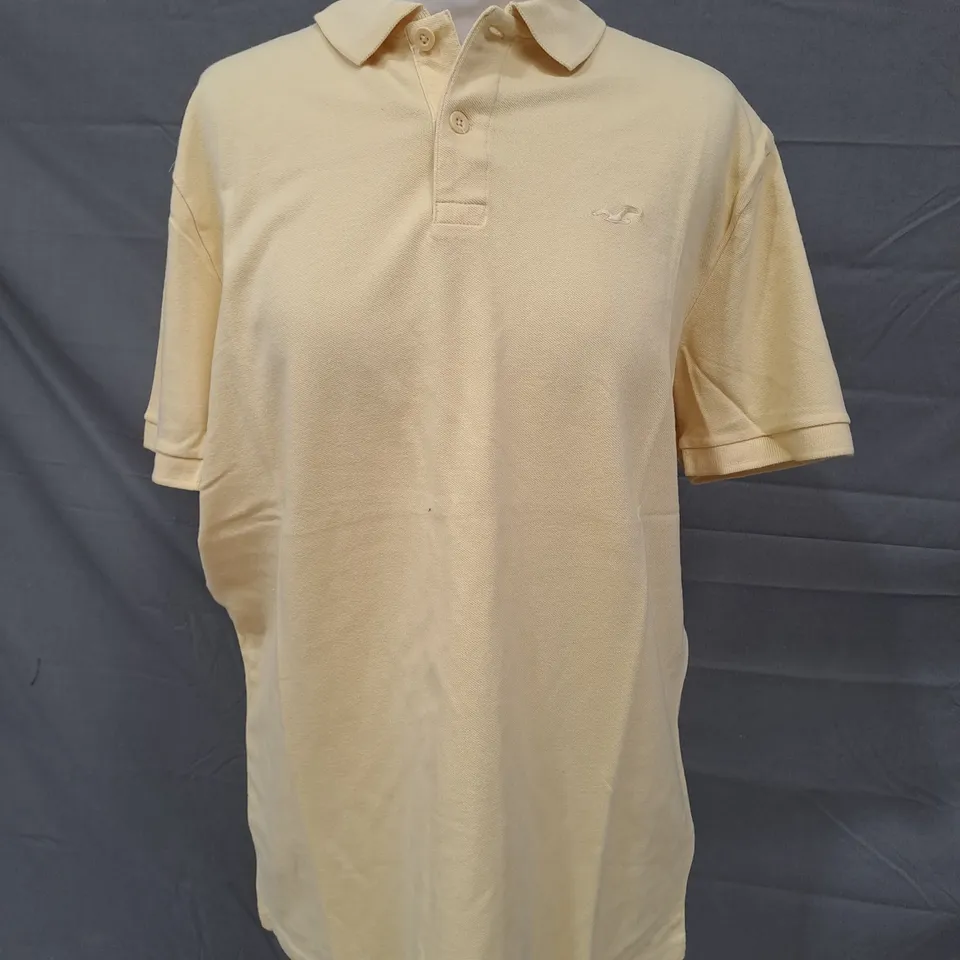 HOLLISTER ADVANCED STRETCH POLO IN YELLOW SIZE LARGE