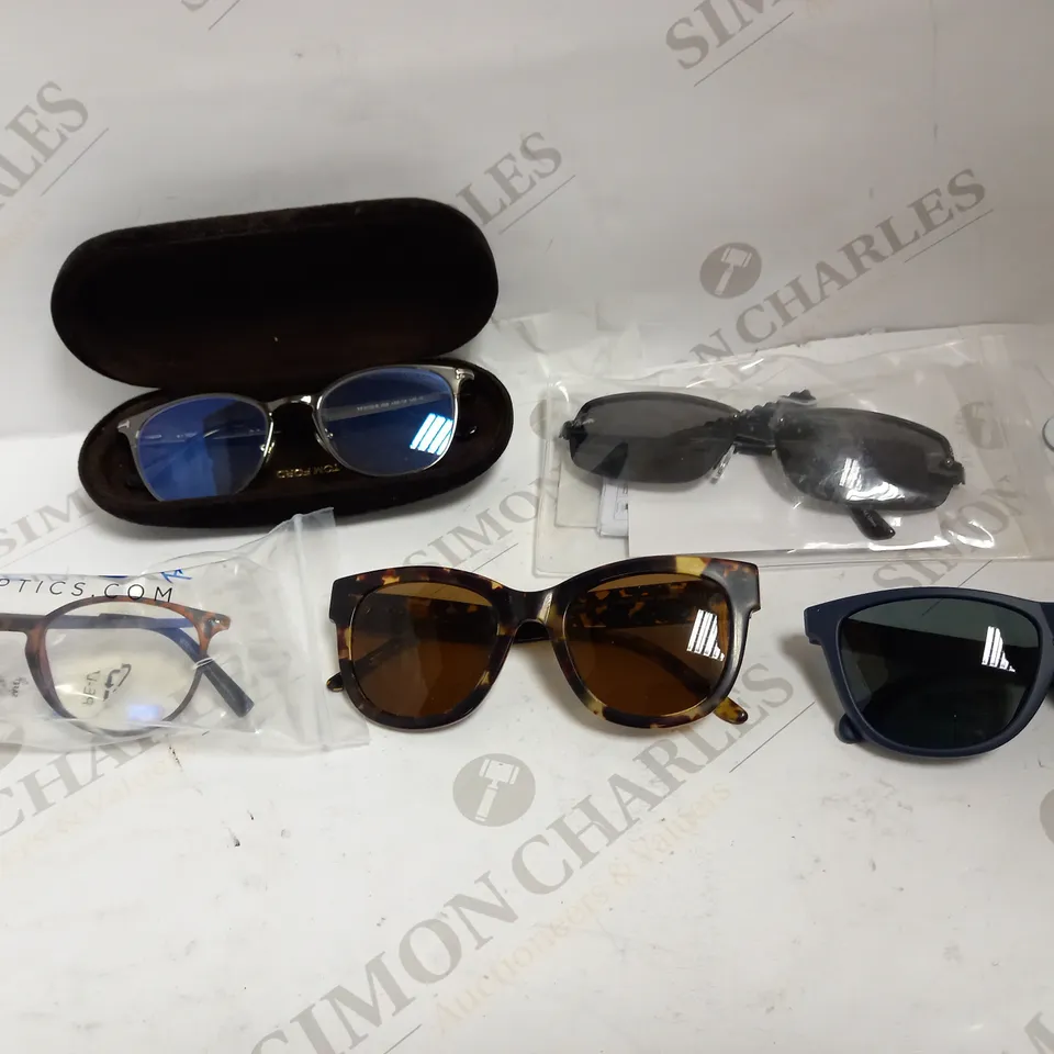 LOT OF APPROXIMATELY 20 ASSORTED EYEWEAR ITEMS, TO INCLUDE SPECTACLES, SUNGLASSES, CASES, ETC