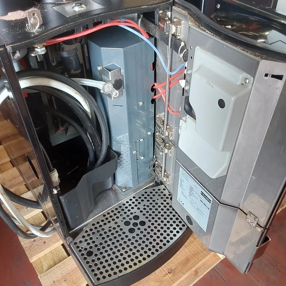 FRANKE FCS4026 AUTOMATIC COMMERCIAL COFFEE MACHINE 